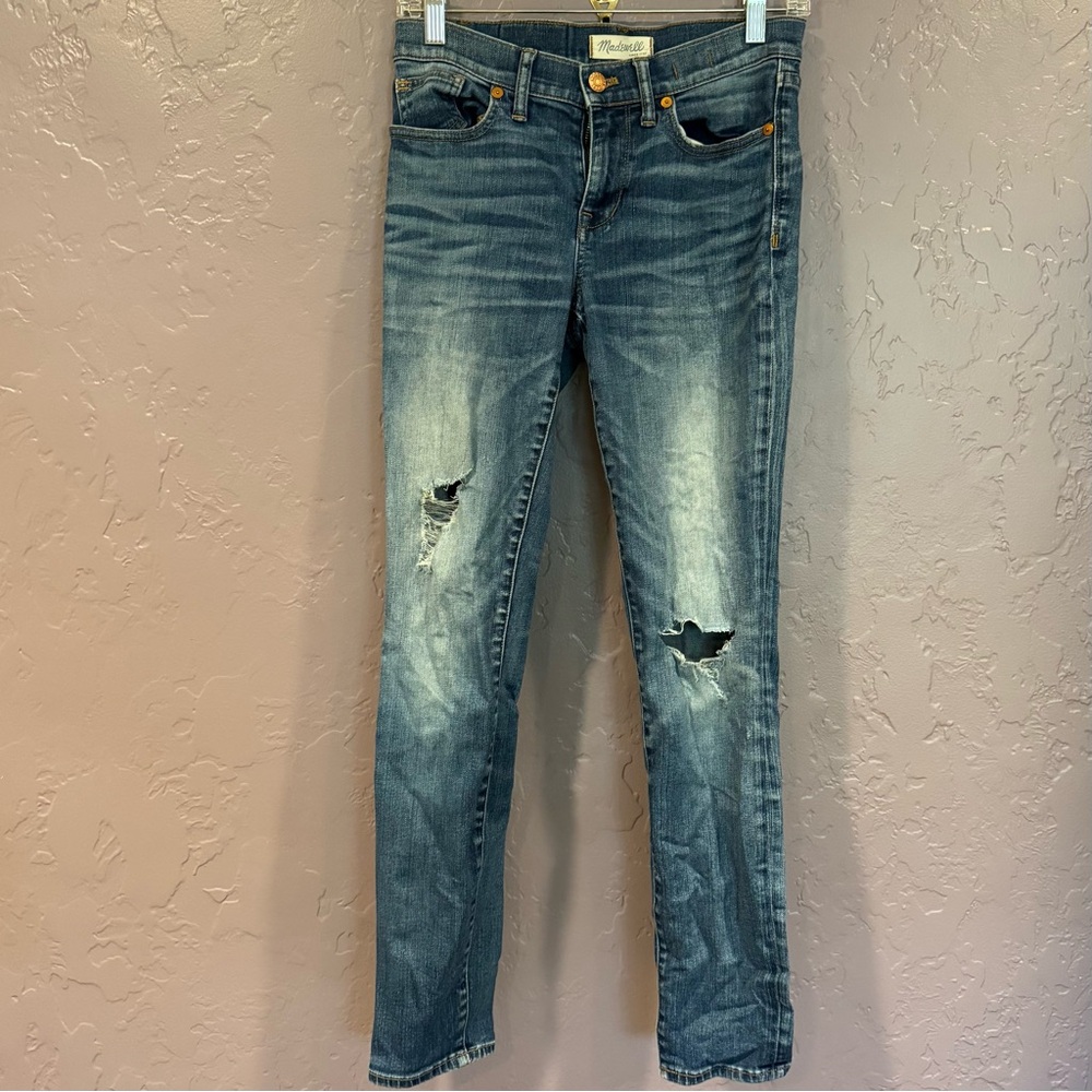 Madewell Distressed Skinny Jeans in Faded Blue - 27❤️